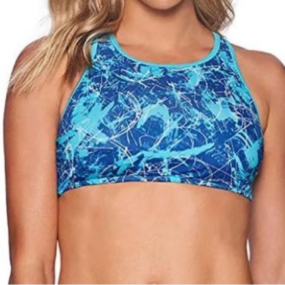 Reebok Woman's Sports Bra Size in Photos Blue Marble
High Neck Feminine Sporty - Picture 5 of 7